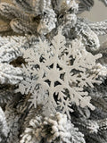 Decoratiune brad fulg de zapada, 13cm, alb cu sclipici