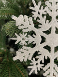 Decoratiune brad fulg de zapada, 13cm, alb cu sclipici