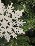 Decoratiune brad fulg de zapada, 13cm, alb cu sclipici