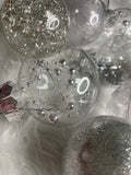 Set globuri de Craciun Inedit, 30 bucati, 6cm, transparente si argintiu