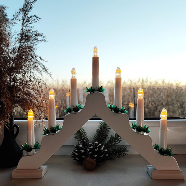 Lumanari decorative de Craciun, stand de lemn, 7 becuri tip LED, culoare alba