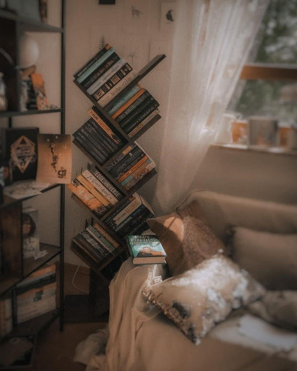 VASAGLE Biblioteca de podea cu 8 etaje, cu rafturi din lemn in forma V, 25x141x50cm, maro rustic