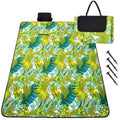 Patura pentru picnic sau plaja, cu folie izolatoare si maner, 150x200cm, model frunze, verde