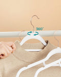SONGMICS Set de 30 de umerase pentru haine, anti-alunecare cu catifea, bara de cravata si carlig pivotant, 43,5 cm, alb