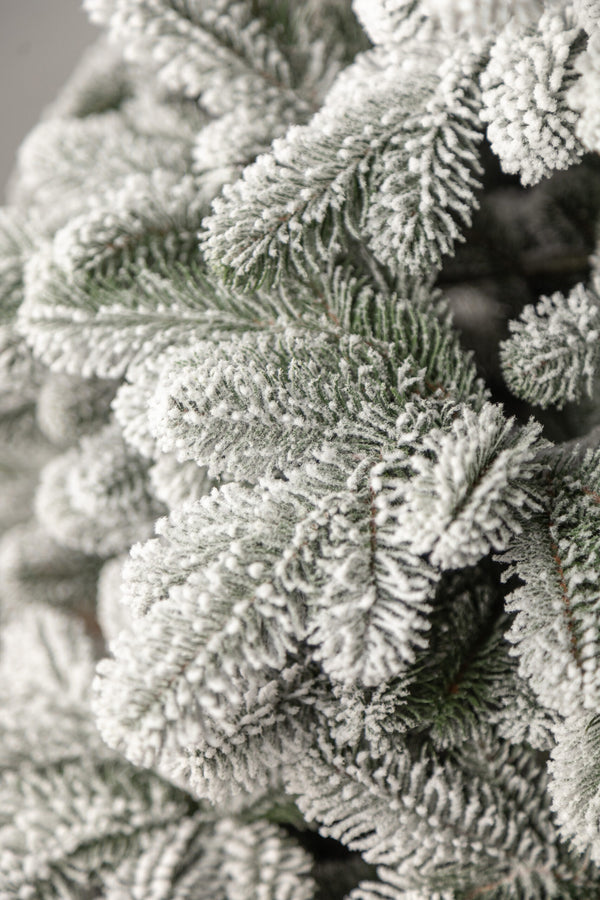 Brad artificial Christmas Deluxe by Sersimo, Kovalivka Select nins, integral 3D, 210cm