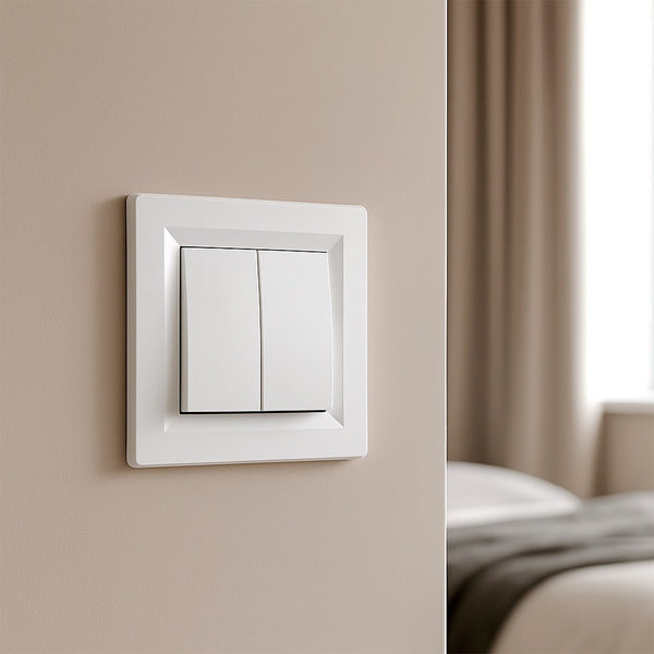 Leziter Nova comutator candelabru 10A 250V fără cadru 105 alb