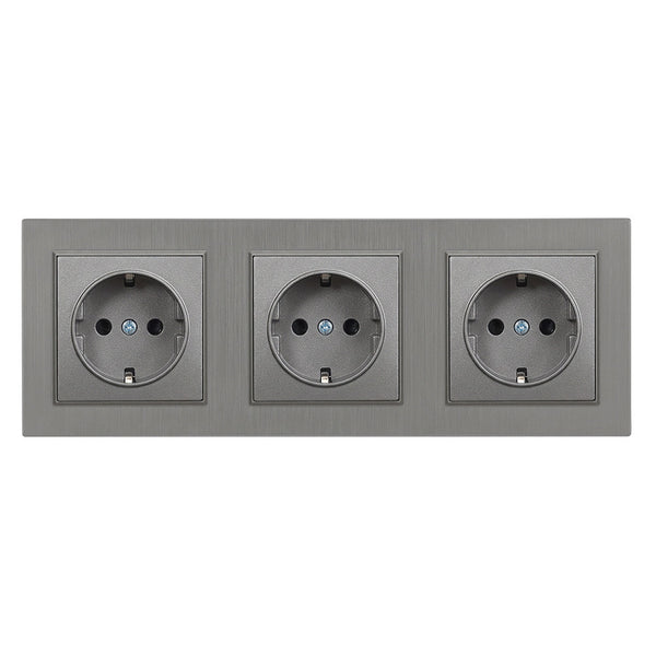 Leziter Nova III trei prize cu împământare 16A 250V cu cadru gri