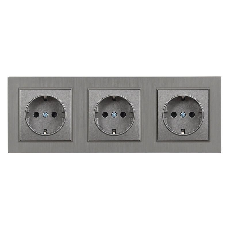 Leziter Nova III trei prize cu împământare 16A 250V cu cadru gri